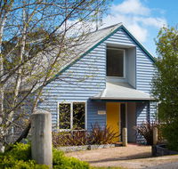 Boatshed Villa Yellow Door - Accommodation NSW