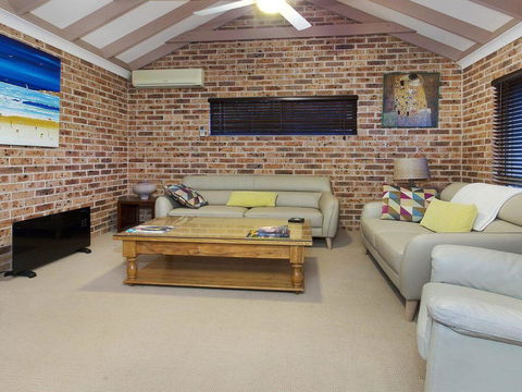 Bombo Blue - Pet Friendly Townhouse - Accommodation NSW 3