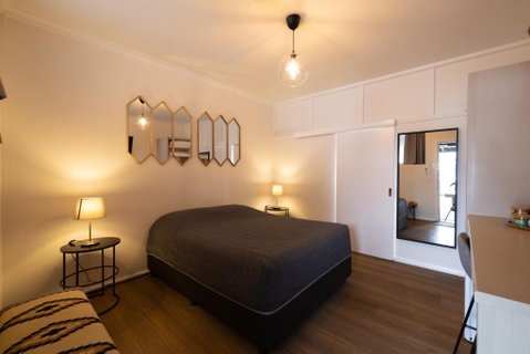 The Lake George Hotel - Accommodation NSW 0