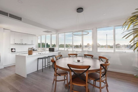 The Soleil - Stylish Penthouse With Private Terrace - Accommodation NSW 0