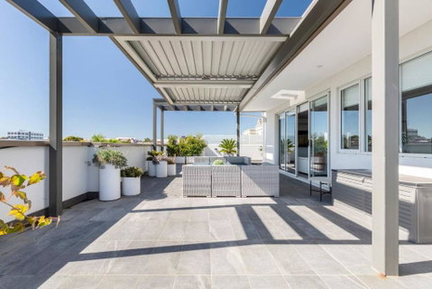 The Soleil - Stylish Penthouse With Private Terrace - Accommodation NSW 1