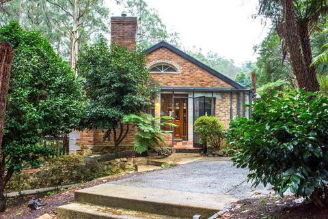 The Stone On The Hill - 3 Bedroom House - Accommodation NSW 1