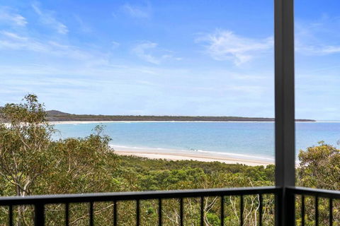 YARABIN - Luxury Home With Ocean Views - Accommodation NSW 1