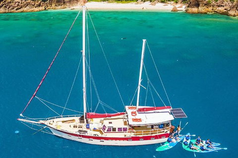 2-Day Whitsundays Sailing Adventure: SV Whitehaven - Accommodation NSW 5